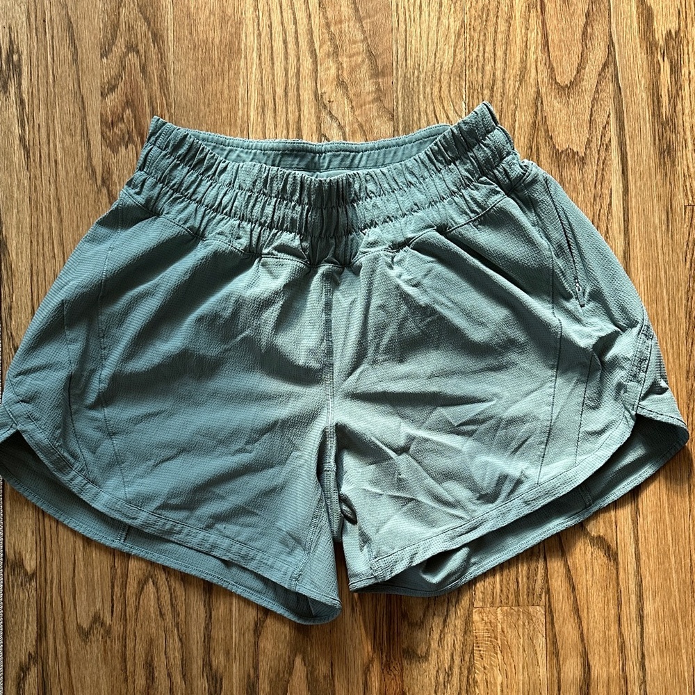 Lululemon shorts size 6 green/blue color